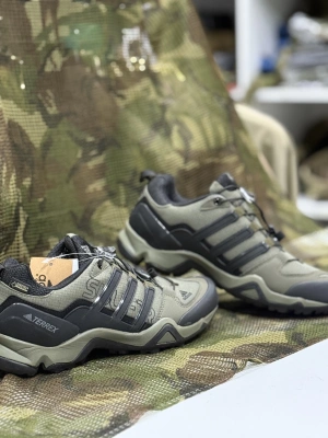 Yürüyüş ayakkabısı