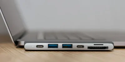 Thunderbolt ve USB-C Port Arızaları: Retimer Çipleri ve Yüksek Hızlı Sinyal Bütünlüğü