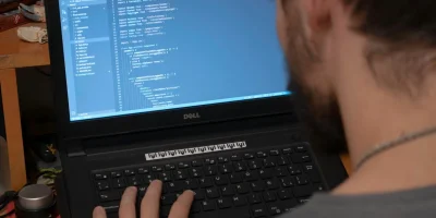 Ofisini Sırt Çantana Sığdır: Taşınabilir Monitör ile Her Yerde Çift Ekran Konforu