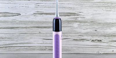 Dişçiden Korkma, Fırçanı Değiştir: Neden Sonik Diş Fırçası Manuel Fırçadan Kat Kat İyidir?