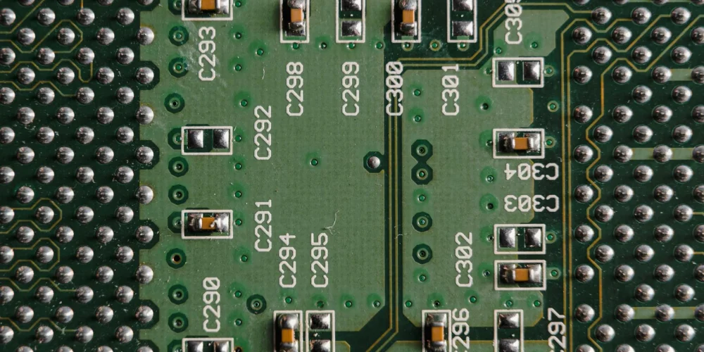 Apple Silicon (M1/M2/M3) Maclerde SSD ve RAM Yükseltmesi: İmkansız Denilen Mühendislik Harikası