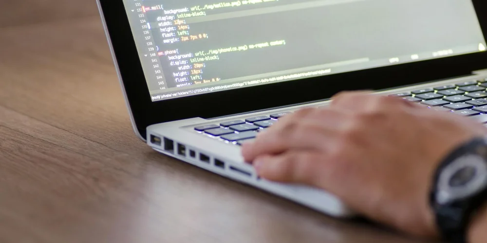 EFI Kilidi ve Firmware Şifrelerinin Kaldırılması: SPI ROM Programlama ve ME Bölgesi Temizliği