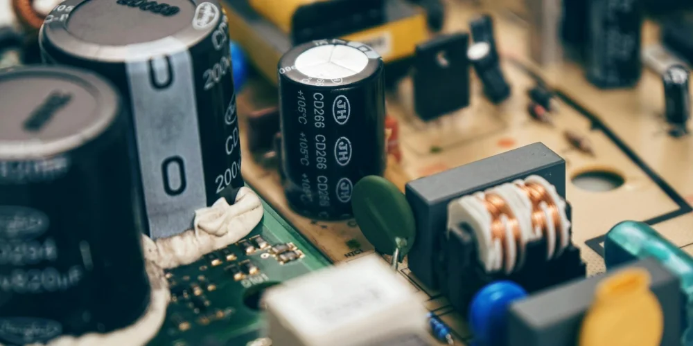 iMac Güç Kaynağı (PSU) Onarımı: Kapasitör Vebası ve Anahtarlama Modu (SMPS) Tehlikeleri