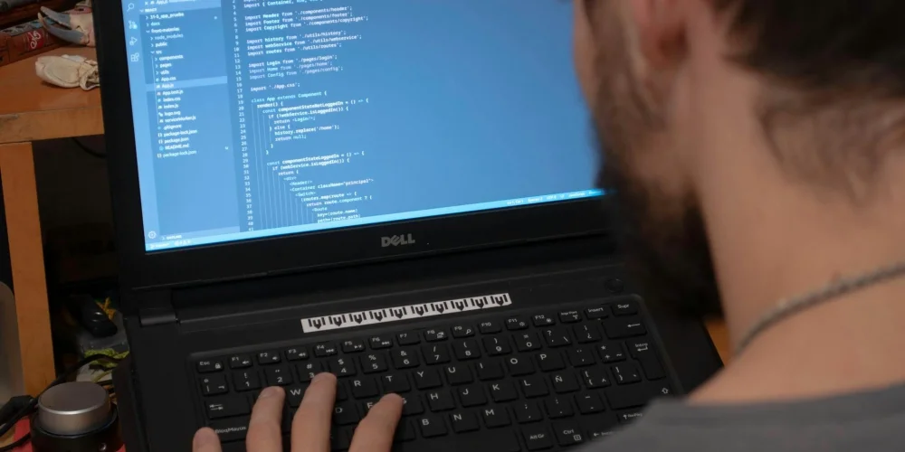 Ofisini Sırt Çantana Sığdır: Taşınabilir Monitör ile Her Yerde Çift Ekran Konforu