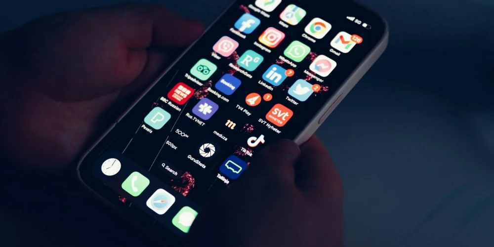 Doğru Bildiğiniz Yanlışlar: Uygulamaları Kapatmak Şarjınızı Korumaz, Aksine Bitirir!