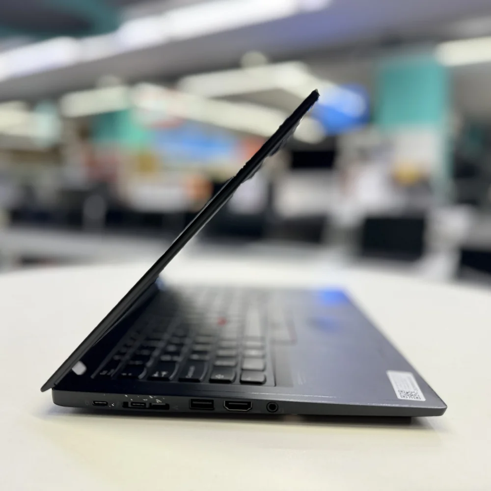 Lenovo ThinkPad x13 İ5 10310U 8Gb LpDdr4 512Gb M2 Ssd 13.3 Full Hd Ips Sıfır Batarya Bx Laptop