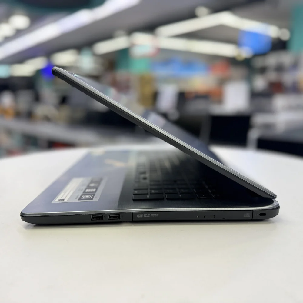 Acer Notebook Aspire E5-731 Zyw Pentium 3556U 12Gb 128Gb Ssd 17 Hd+ (C Laptop) 2.EL 3Ay Garanti