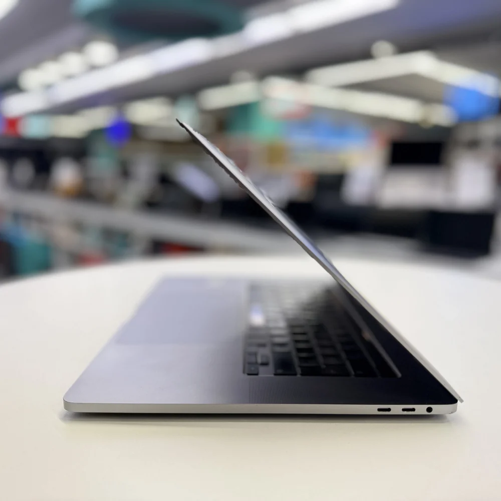 Apple A2141 MacBook Pro 16 Touchbar İ9 9880H (9.Nesil) 16Gb Ram 1Tb Ssd 4Gb Pro 5300M 2019 525devir Bx Kalite (2.EL 6Ay Garantili Laptop)