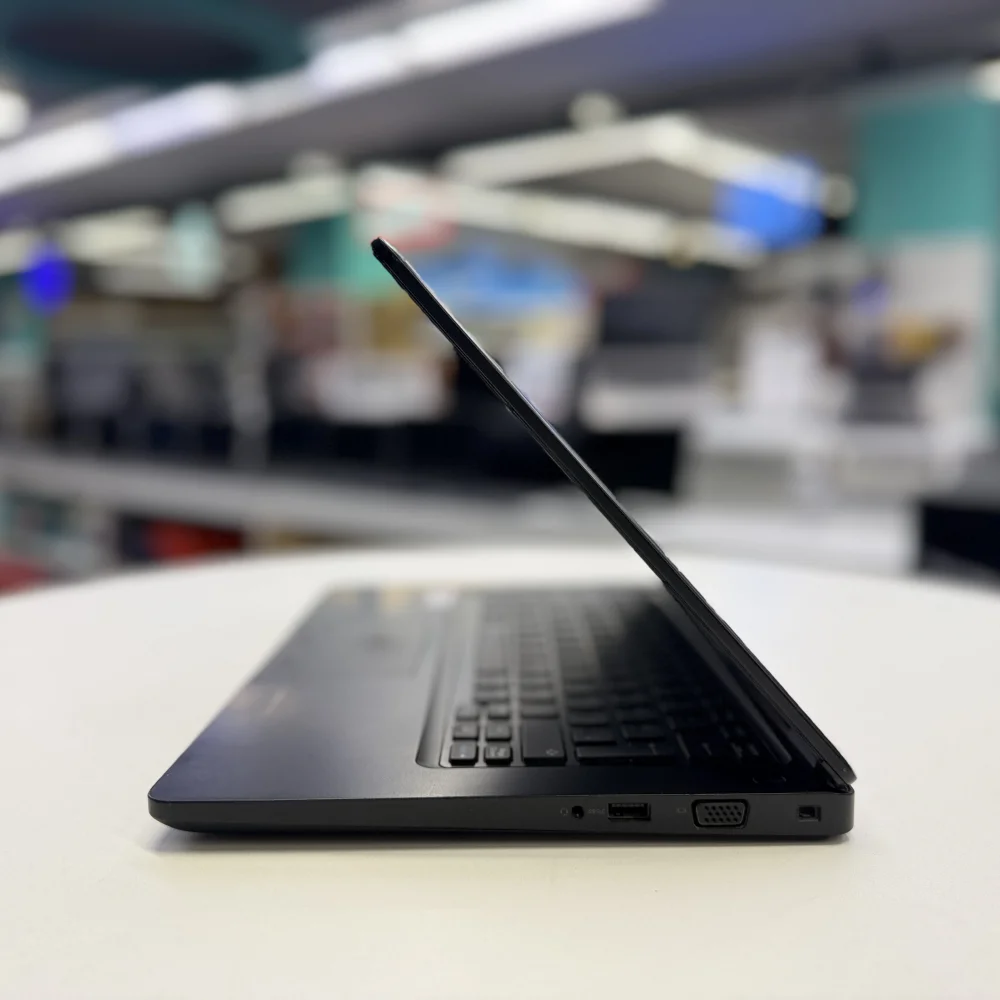 Dell Latİtude 5480 Notebook İ7 7600U 8Gb Ddr4 Ram 256Gb M2 14Hd Ips Sıfır Bataryalı B kalite 2.El Laptop