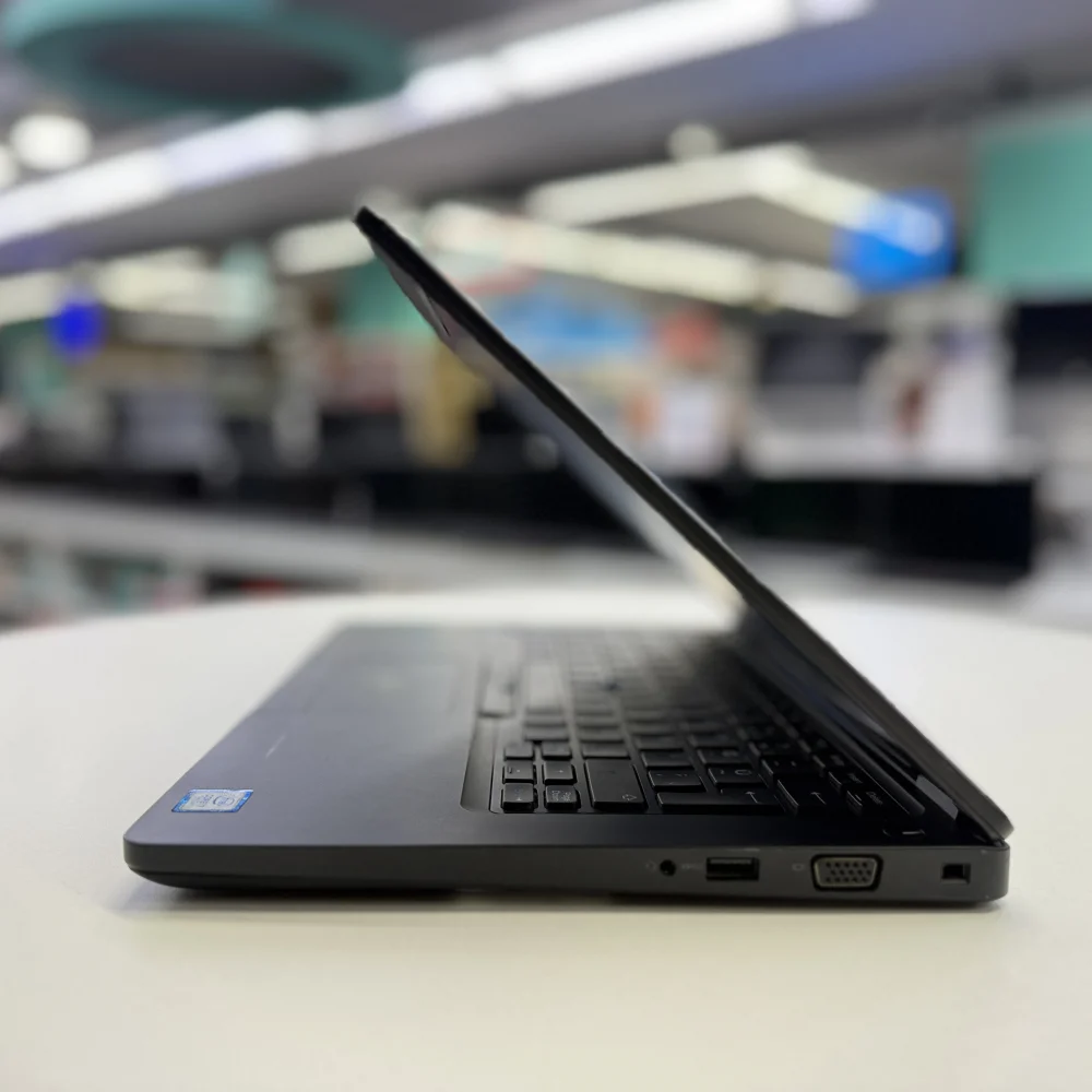 Dell Latİtude 5480 Notebook İ7 7600U 8Gb Ddr4 Ram 256Gb M2 14Hd Ips Sıfır Bataryalı C kalite 2.El Laptop