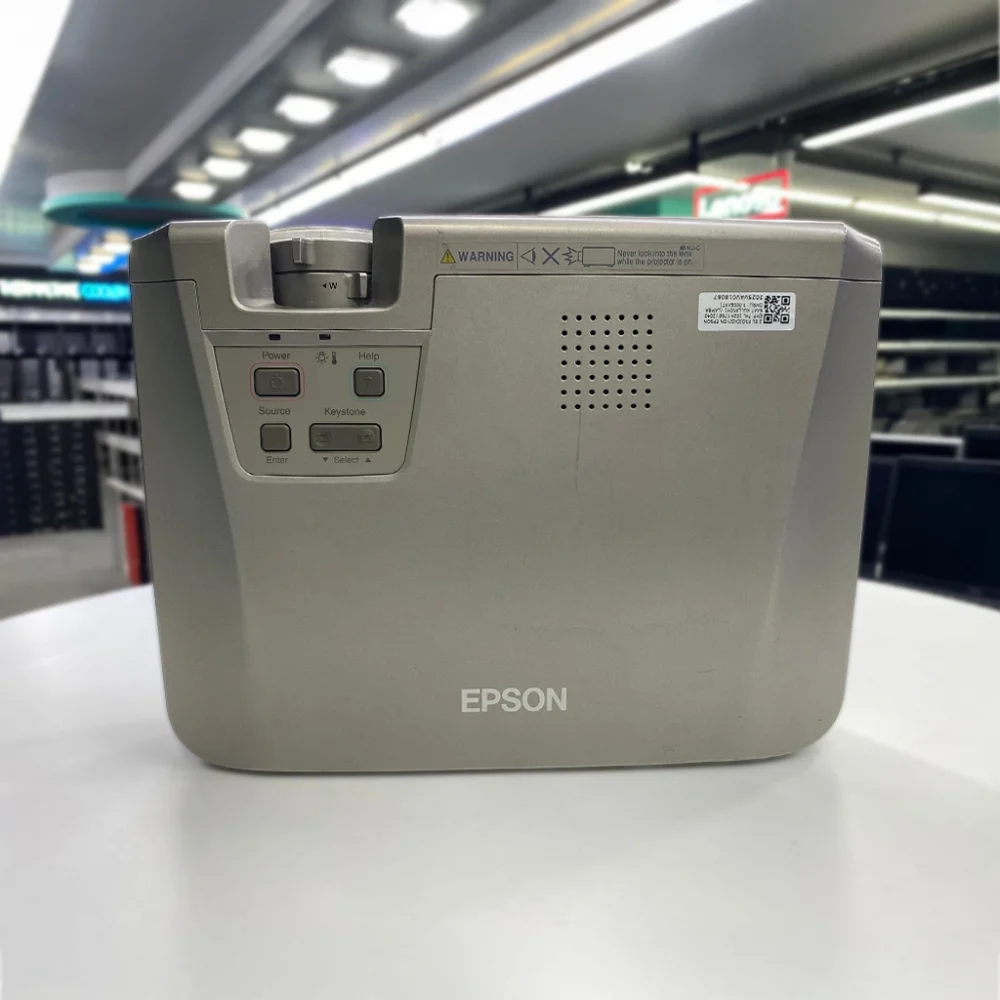 Epson EMP-74L (2040 Saat Kullanım) 1024X768  Kumanda Yok (Lamba Ömrü: 3000 Saat) 2.El Projeksiyon