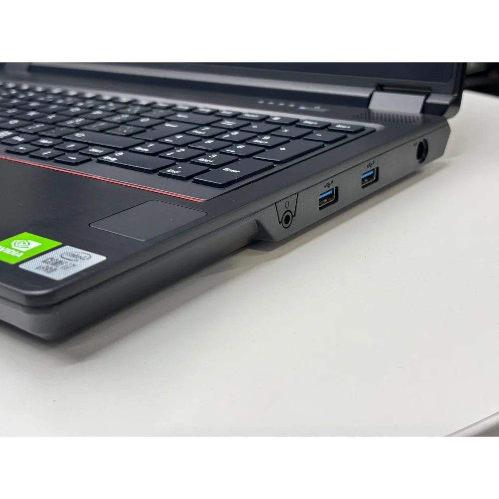Fujitsu Notebook Celsius H780 i7 8750H 32Gb 512Gb M2 4Gb P600 15.6(B Laptop) 2.EL 3Ay Garanti