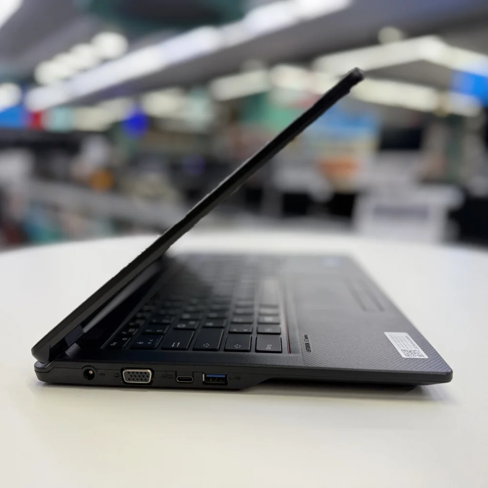 Fujitsu Notebook LifeBook E549 i3 8145U 8Gb Ddr4 Ram 256Gb Ssd 14FHd Ips B Kalite Laptop