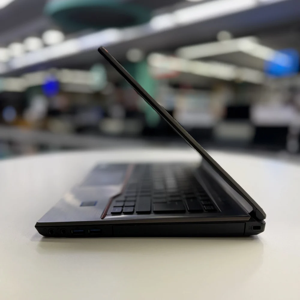 Fujitsu Notebook LifeBook E746 intel i5 6300U 8Gb 256Gb Ssd Dvd-Rw 14Hd (C Laptop) 2.EL 3Ay Garanti