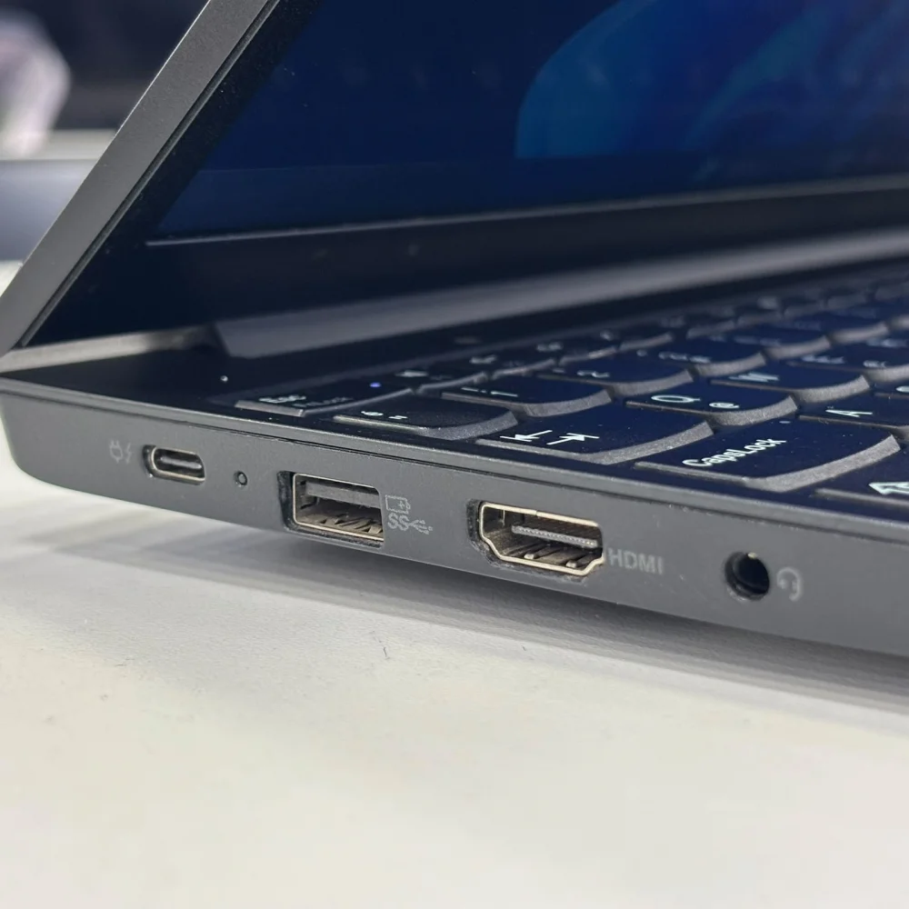 Lenovo ThinkPad e15 Notebook i7 1165G7 16Gb Ram 512Gb M.2 Ssd 15.6 Fhd Ips 2GB MX450 (D IRIS XE) bx Kalite 2.El 3Ay Garantili Laptop