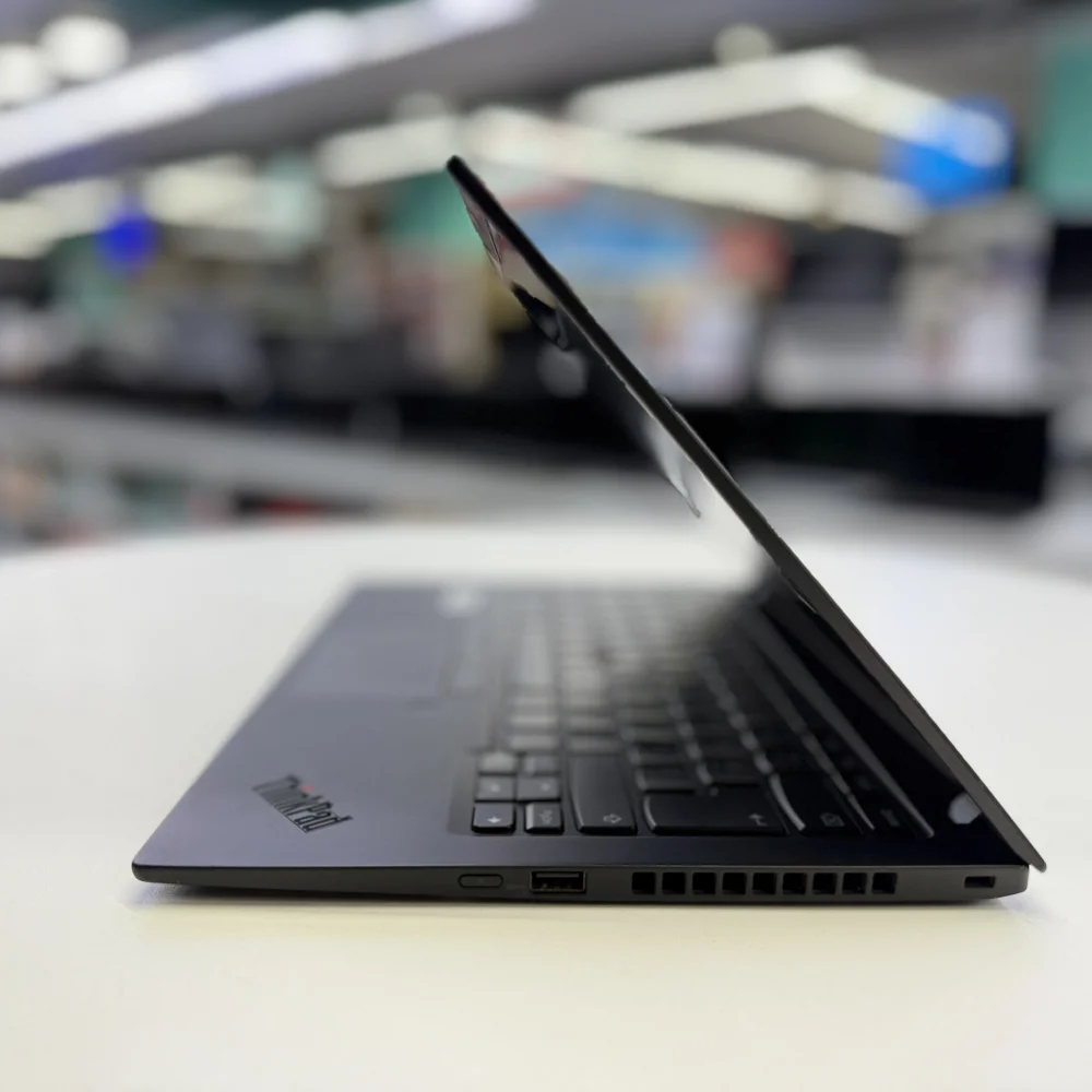 Lenovo ThinkPad X1 Carbon Notebook Gen7 İ7 8665U (8.Nesil) 8Gb Lprddr3 512Gb M2 Ssd 14 Fhd Ips Bx kalite Win10 Pro 2.El Laptop