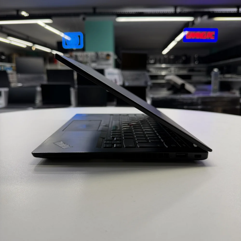 Lenovo ThinkPad X280 Notebook İ5 8250U 8Gb Lpddr4 256Gb M2 Ssd 12.5 Hd Bx Laptop 2.El