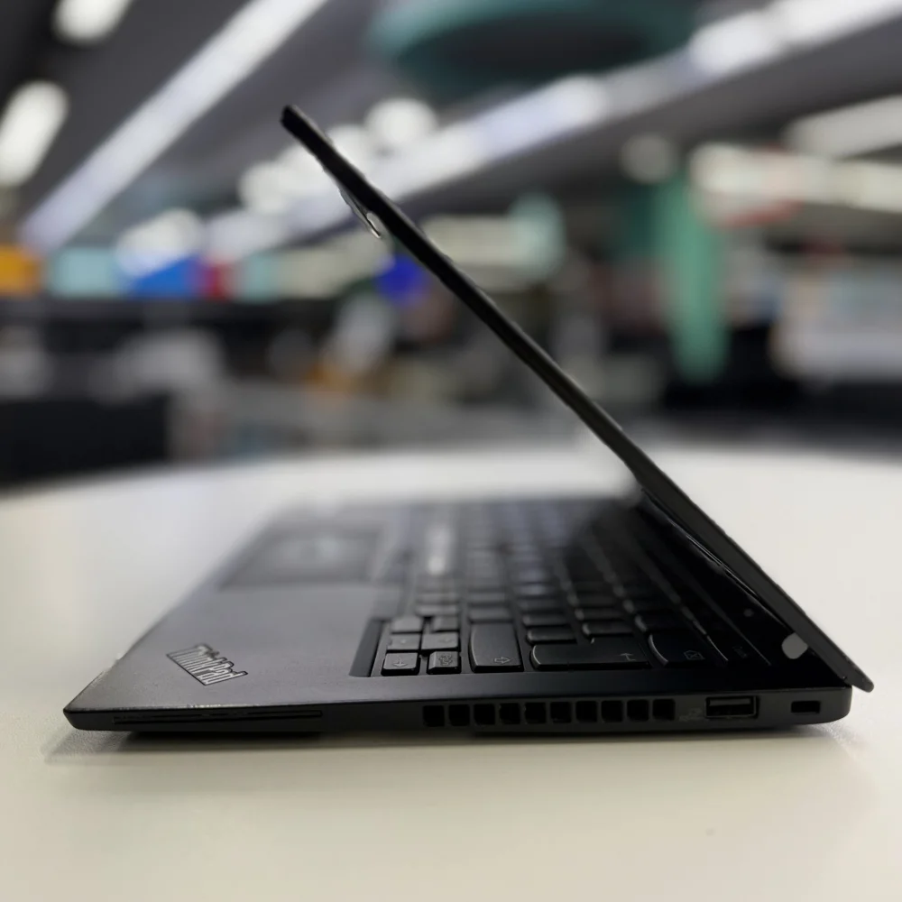 Lenovo ThinkPad X280 Notebook İ5 8250U 8Gb Lpddr4 256Gb M2 Ssd