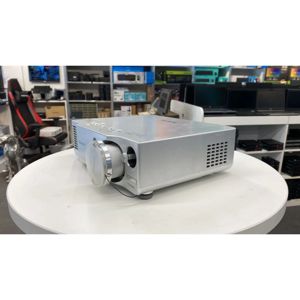Projeksiyon Panasonıc Pt-Ae900E 1280X720 (1050 Saat Kullanım) 2.El 3Ay Garanti