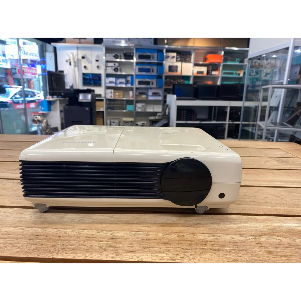 Samsung Sp-M250 Projeksiyon 1024 X 768 (1382 Saat Kullanım) Kumanda Yok (Lamba Ömrü: 3000 Saat) 2.El
