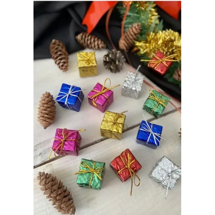 12 Adet Hediye Paketi  Renkli Noel  Yılbaşı Çam Ağacı Süsü 3 cm