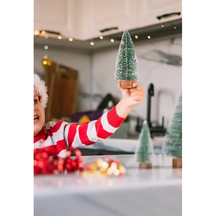 9 Adet Nevada Mini Çam Ağacı Uçlarına Kar Yağmış Karlı Yılbaşı Hediyesi  15-12-8  cm