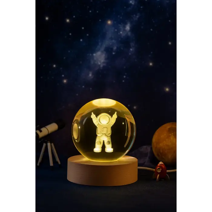 Kişiye Özel 3D Astronot Küre Kristal  Led Gece Lambası – USBli Ahşap Standlı LED Masa Gece Lambası