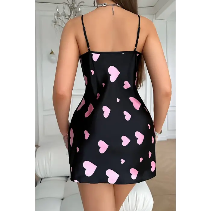 Pembe Kalp Desenli Siyah Saten Gecelik