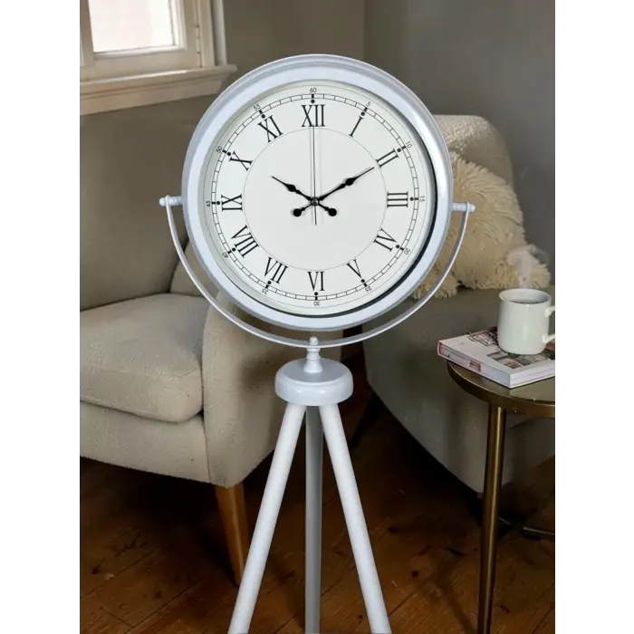 Zarif Roma Rakamlı Tripod Ayaklı Saat