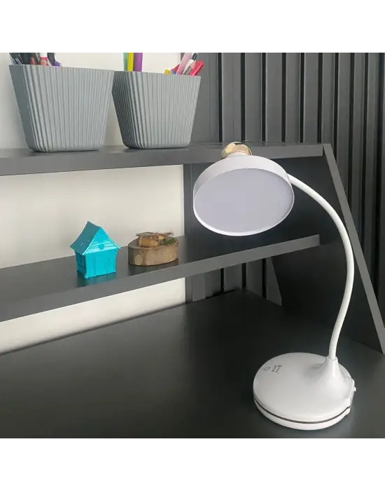 Dokunmatik 3 Farklı LED Işıklı Çalışma Masası Üstü Lamba
