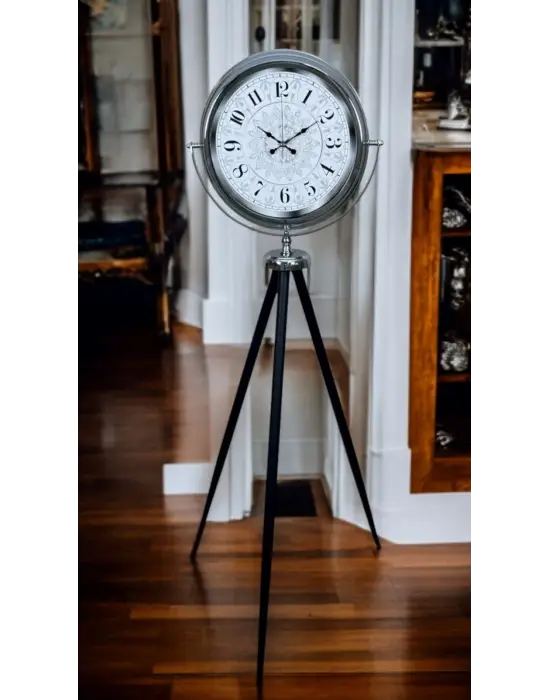 Elegance Desenli Tripod Ayaklı Saat