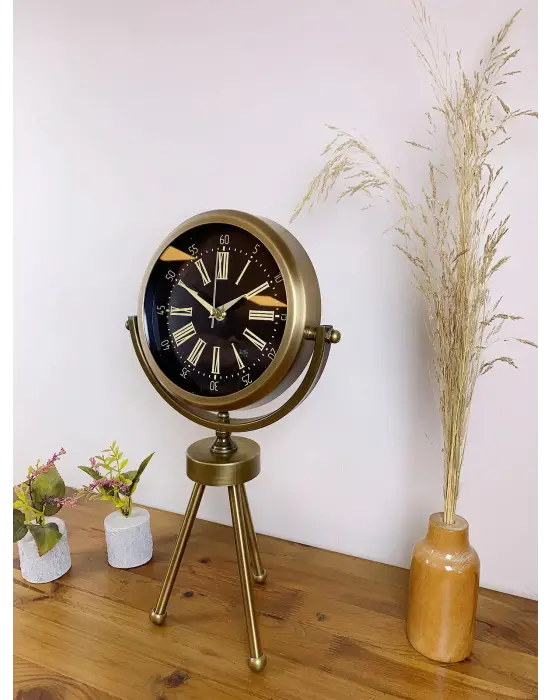 Eskitme Üç Ayaklı Masa Saati