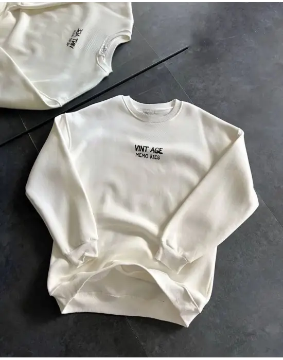 iegiyim™ Kadın Bisiklet Yaka 3 İplik Baskılı Oversize SweatShirt - Beyaz
