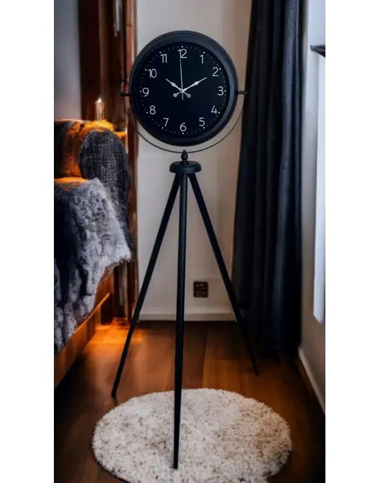 Sade Siyah Tripod Ayaklı Saat