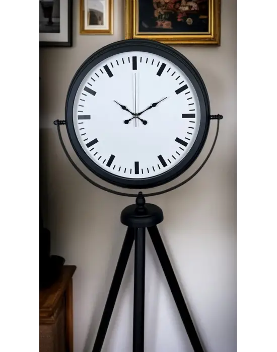 Siyah & Beyaz Saf Sade Tasarım Tripod Ayaklı Saat
