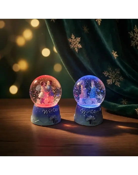 Winter Temalı Sevimli Çiftler Mini Işıklı Kar Küresi