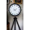 Siyah & Beyaz Saf Sade Tasarım Tripod Ayaklı Saat