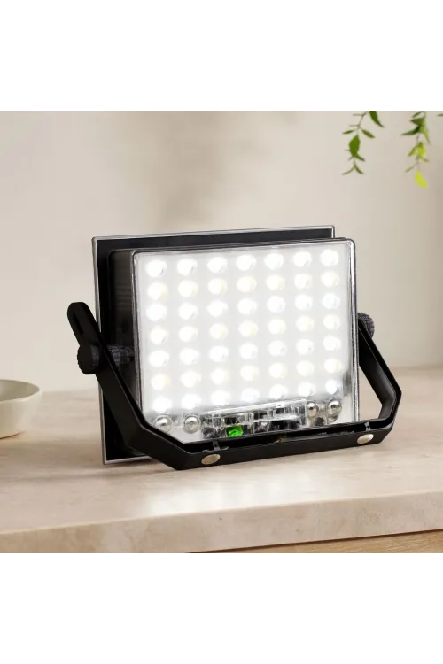 200W Güneş Enerjili LED Projektör - Kamp & Dış Mekan