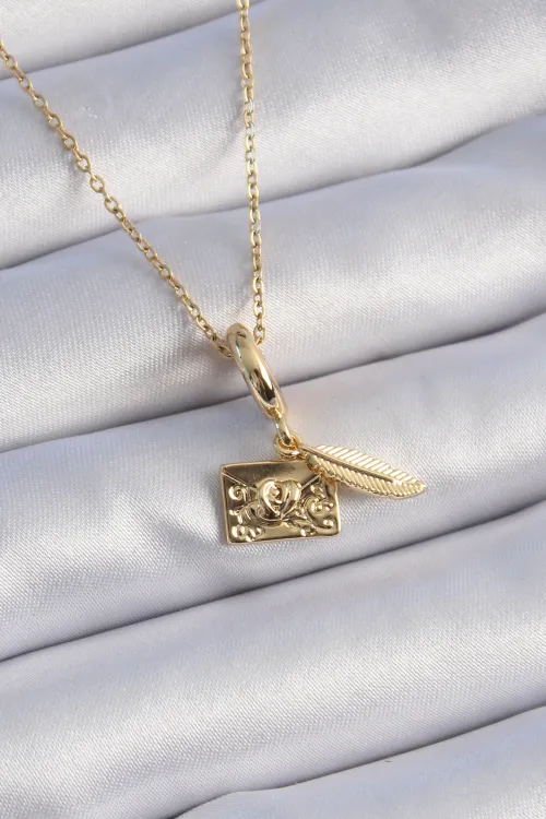 ietaks™ 316L Çelik Gold Renk Kalp Detay Mektup Figür Charm Model Kadın Kolye