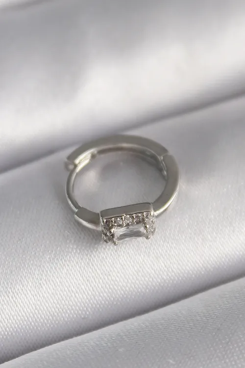 ietaks™ 316L Çelik Gümüş Renk Kare Zirkon Taşlı Tragus Piercing