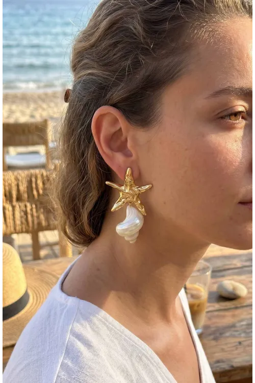 Doğal Deniz Kabuğu ve Gold Renk Yıldız Model Kadın Küpe