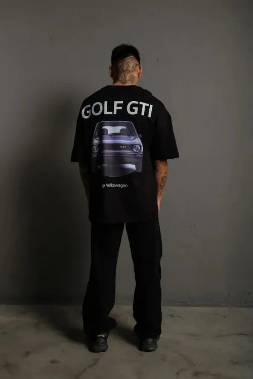 Erkek Oversize Baskılı Tişört – Golf GTI Retro Araba Desenli, Ön - Arka Dijital Baskı, Sokak Modası Stil - Siyah