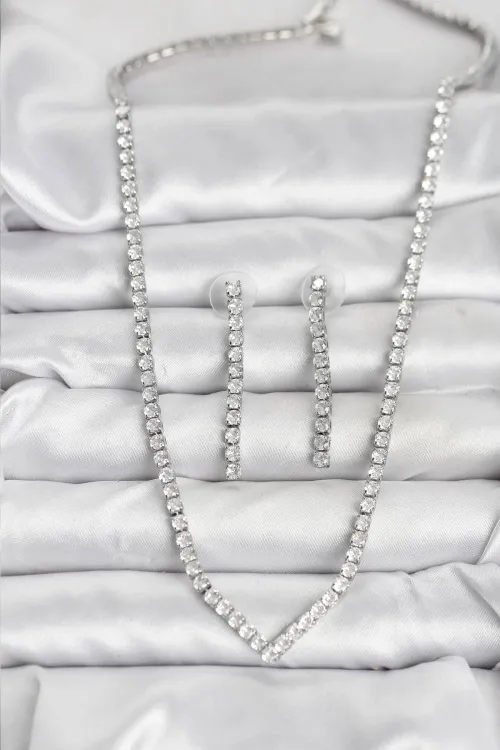 ietaks™ Gümüş Renk Zirkon Taşlı Kadın Kolye Küpe Seti