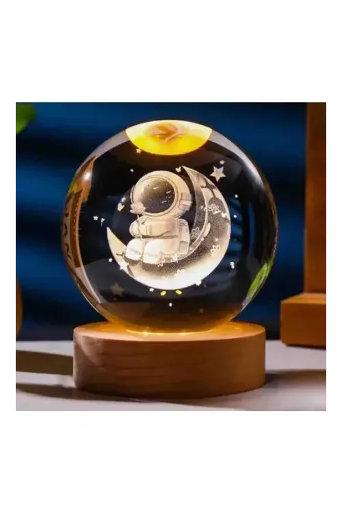 Ay Üstünde Astronot Tasarımlı Cam Küre
