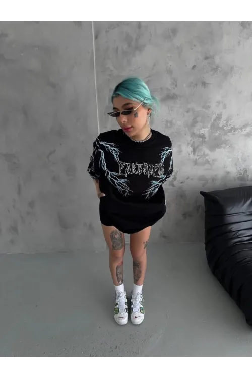 Kadın Bisiklet Yaka Yıldırım Baskılı  Kısa kol Oversize T-Shirt - Siyah