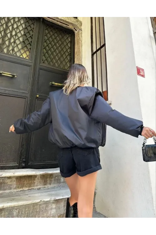 Kadın Oversize Bomber Ceket – Siyah, Fermuarlı, Sokak Modası Tarzı Mont - Siyah