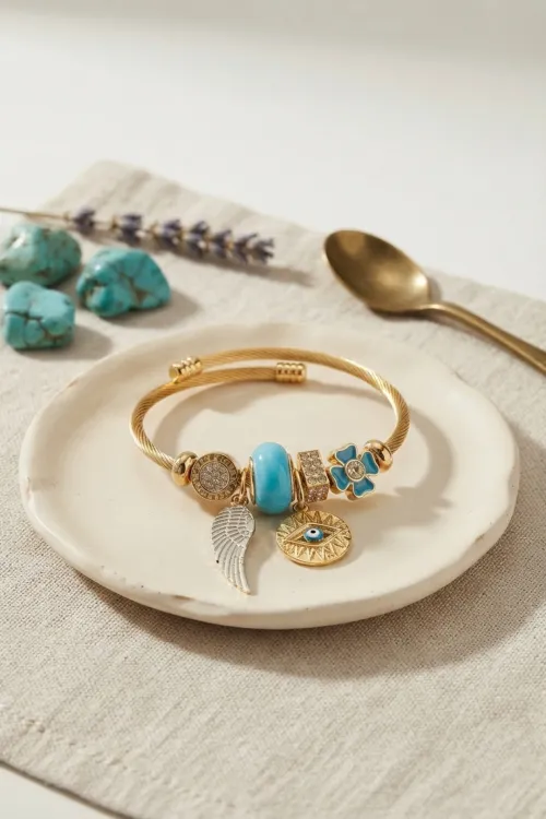 Mavi Renk Göz Model Gold Charmlı Bileklik