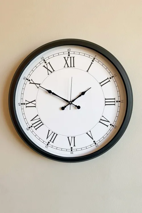 Modern 52 Cm Black & White Roma Rakamlı Metal Duvar Saati