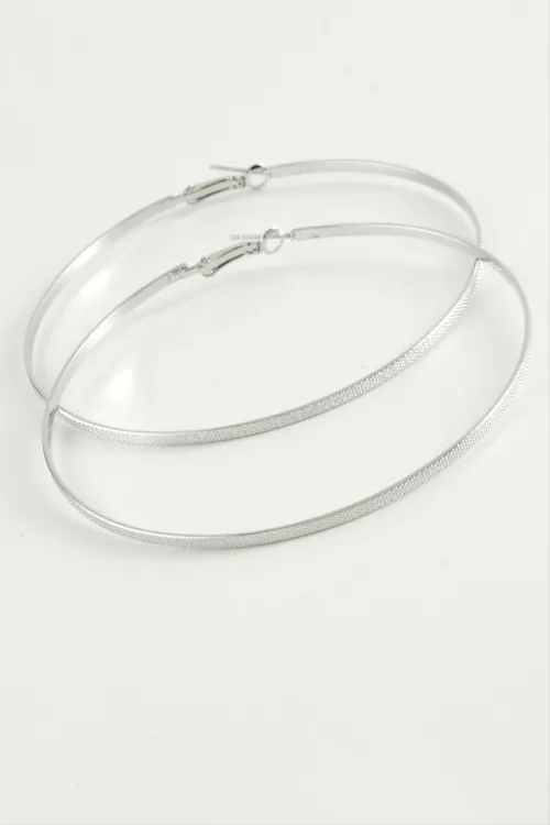 Noktalı Metal Halka Küpe 8-10 cm