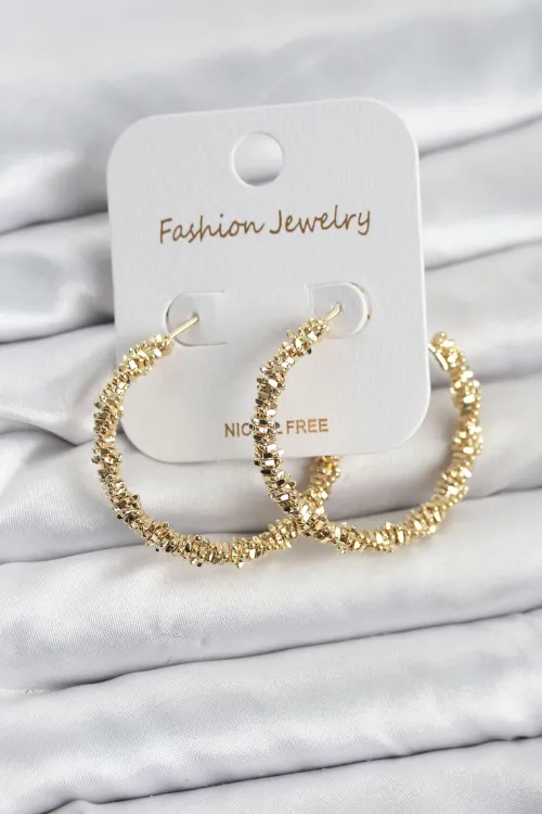 Pirinç Gold Renk Tırtıklı Halka Model Kadın Küpe